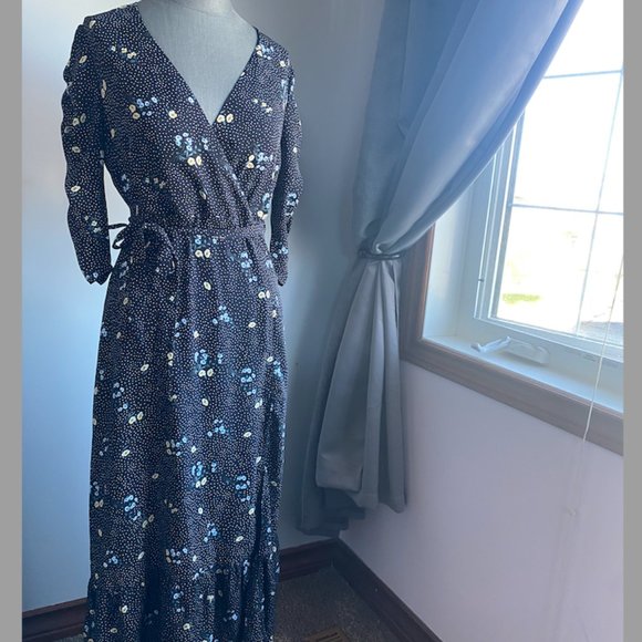 Dynamite Long Sleeve Dress - Picture 1 of 3